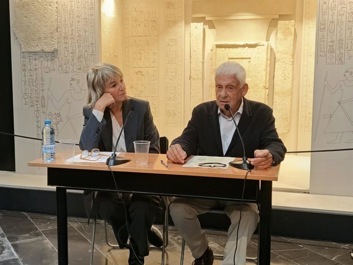 Taulé y Clos durante la rueda de prensa.