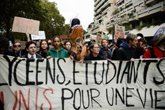 Foto: Los profesores franceses ven insuficientes las propuestas del Gobierno tras su reunión con el ministro de Educación