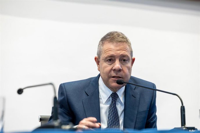 El presidente de Castilla-La Mancha, Emiliano García-Page, clausura la IV edición de Talavera Tecnological Forum en el Aula Magna de la Facultad de Ciencias Sociales del Campus de Talavera.