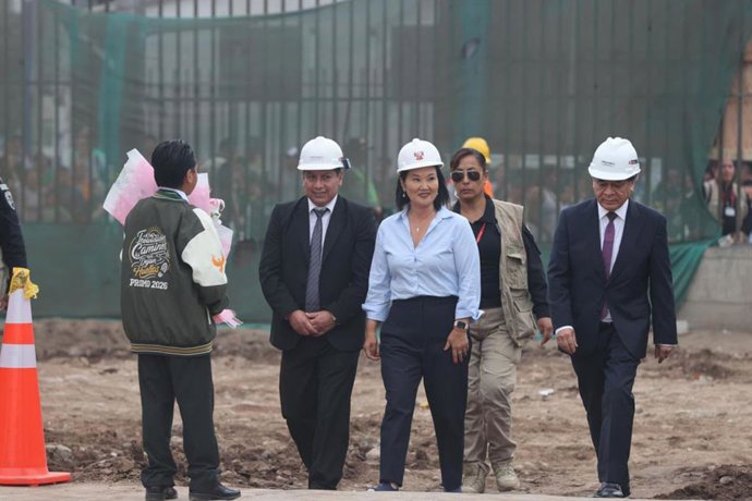 Perú.- Presidenta Keiko Fujimori coloca primera piedra de Institución Educativa en Santa Anita