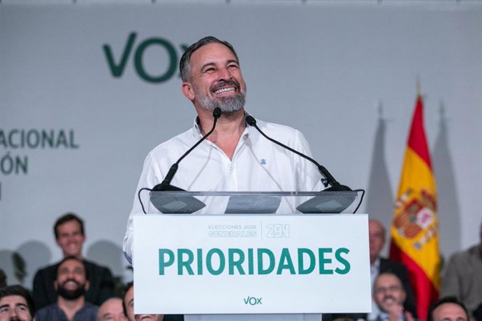 El presidente de Vox, Santiago Abascal, durante el acto de presentación de los candidatos de Vox para las elecciones del 29N en Talavera de la Reina, a 26 de octubre de 2026, en Talavera de la Reina, Toledo, Castilla-La Mancha (España). El líder de Vox, S