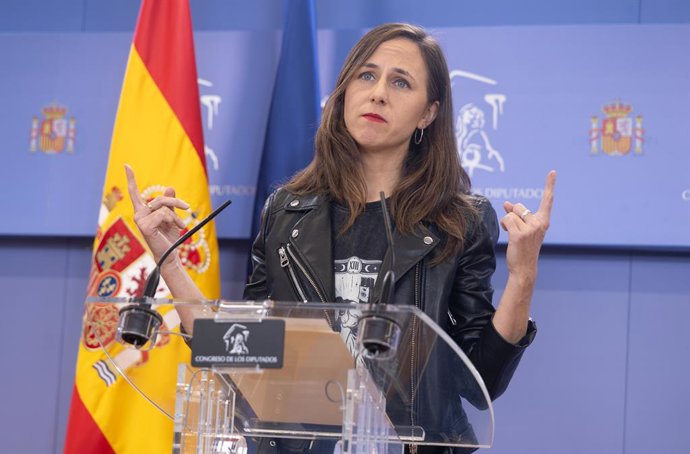 La diputada de Podemos, Ione Belarra, durante una rueda de prensa, en el Congreso de los Diputados, a 20 de octubre de 2026, en Madrid (España).