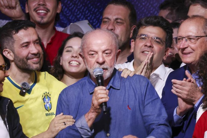 El presidente brasileño, Luiz Inácio Lula da Silva, durante la noche electoral.