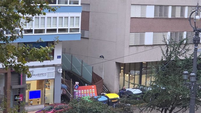 Este miércoles comienza la retirada de las escaleras mecánicas que conectan Vargas con Isaac Peral para su renovación