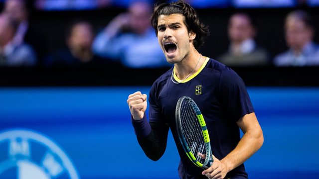 El tenista español Carlos Alcaraz durante el partido ante Karen Khachanov en Viena.