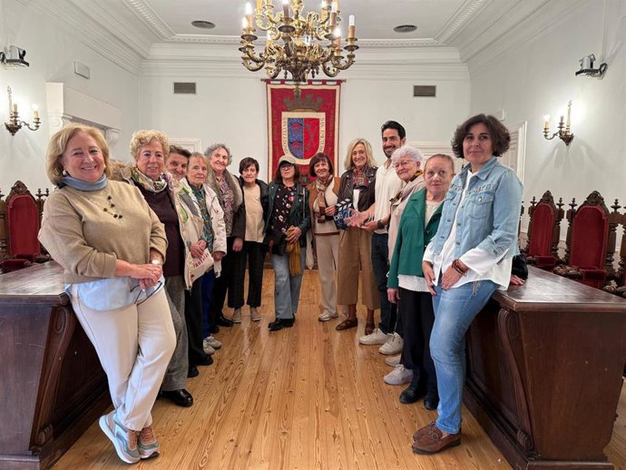 La alcaldesa de Calahorra recibe al grupo de teatro Improyayas tras ganar dos premios con 'Protagonistas'