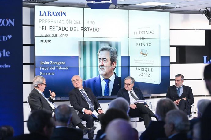 El juez de la AN Enrique López (1d), el magistrado del  TS Pablo Llarena (2d), el fiscal del TS, Javier Zaragoza (1i), y el director de 'La Razón', Francisco Marhuenda (2d), a 27 de octubre de 2026, en Madrid (España).