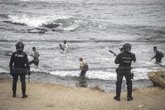 Foto: Interior traslada a la jueza que no tuvo avisos del riesgo real de entrada masiva en Ceuta: "No era previsible"