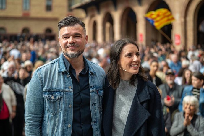 La candidata de Podemos a las elecciones del 29N, Irene Montero, y el cabeza de lista de ERC, Gabriel Rufián, 