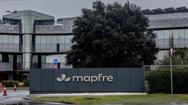 Archivo - Nueva imagen de Mapfre implantada en las fachadas de las oficinas centrales de la aseguradora en Majadahonda, a 29 de enero de 2026, en Majadahonda, Madrid (España).