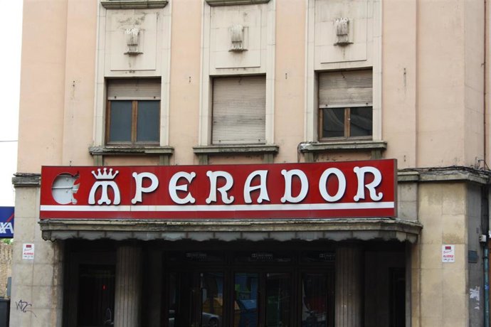 Archivo - Imagen de archivo del Teatro Emperador de León.