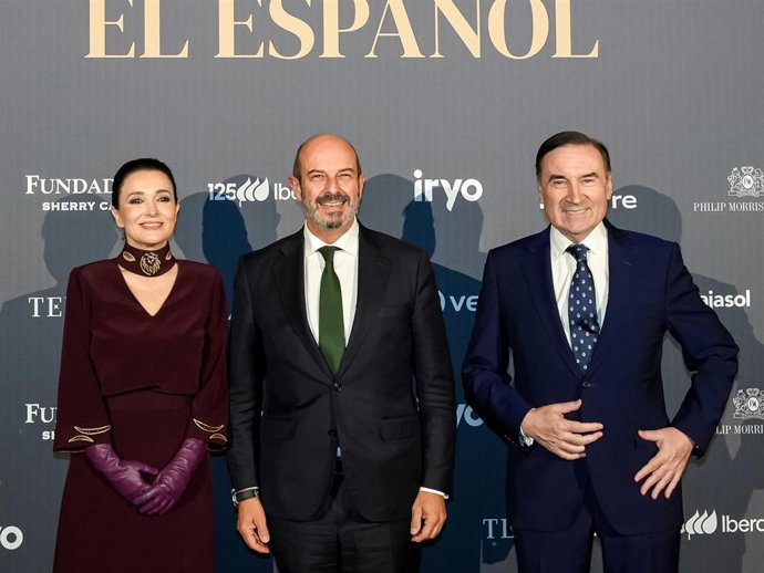 Cruz Sánchez de Lara y Pedro J. Ramírez han presisido los premios 'Leones' de El Español