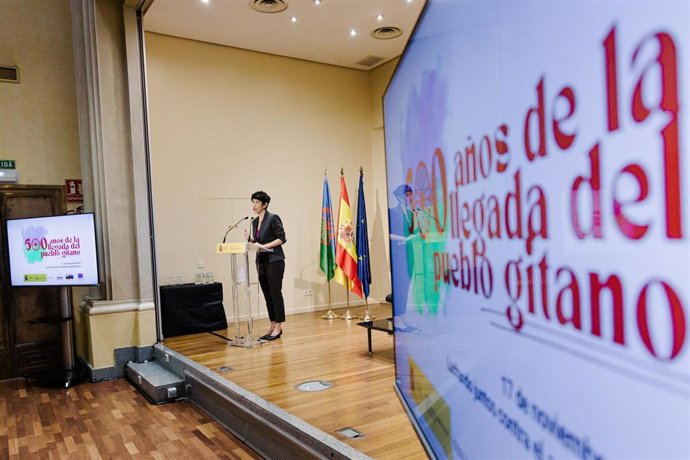 Archivo - La ministra de Inclusión, Seguridad Social y Migraciones, Elma Saiz, clausura la jornada conmemorativa de los 600 años de la llegada del pueblo gitano a España, en la sede del Ministerio de Inclusión, Seguridad Social y Migraciones, en foto de a