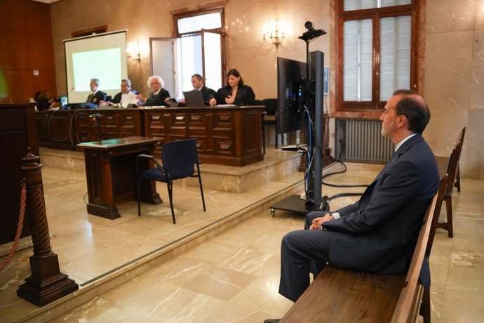 El presidente del Parlament, en la Audiencia Provincial