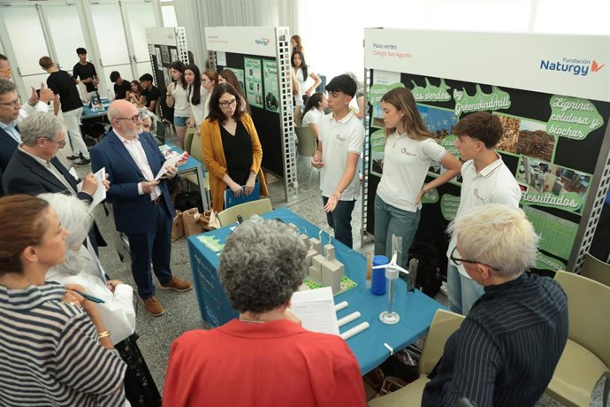Presentación de proyectos en el VIII Certamen Tecnológico Efigy