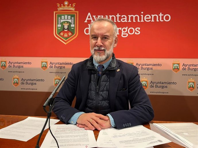 López durante la rueda de prensa.
