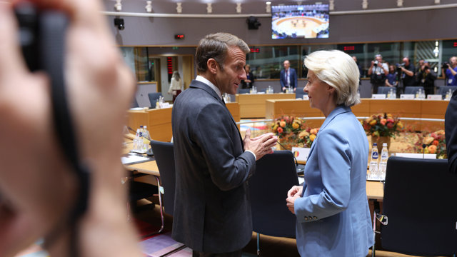 El presidente de Francia, Emmanuel Macron, y la presidenta de la Comisión Europea, Ursula von der Leyen, durante el Consejo Europeo celebrado este jueves, 15 de octubre de 2026, en Bruselas