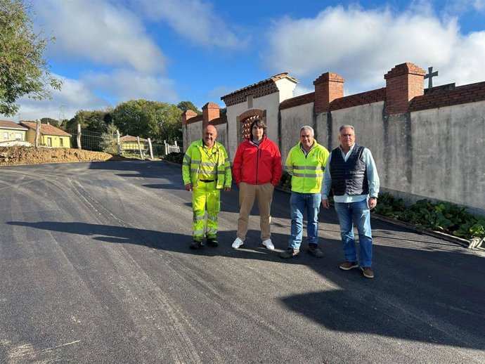 El Ayuntamiento mejora con 12.000 euros el acceso al cementerio de Lieres ante el Día de Todos los Santos.