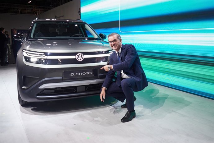 Archivo - El presidente de Volkswagen Navarra, Michael Hobusch, durante la presentación del nuevo modelo en las Instalaciones de Volkswagen Navarra, a 18 de septiembre de 2026, en Pamplona, Navarra (España). La fábrica de Volkswagen Navarra, ubicada en el