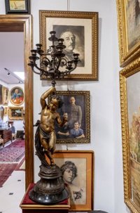 Un retrato familiar de Franco se vende por 2.250 euros en la subasta de Meirás, que continuará este miércoles