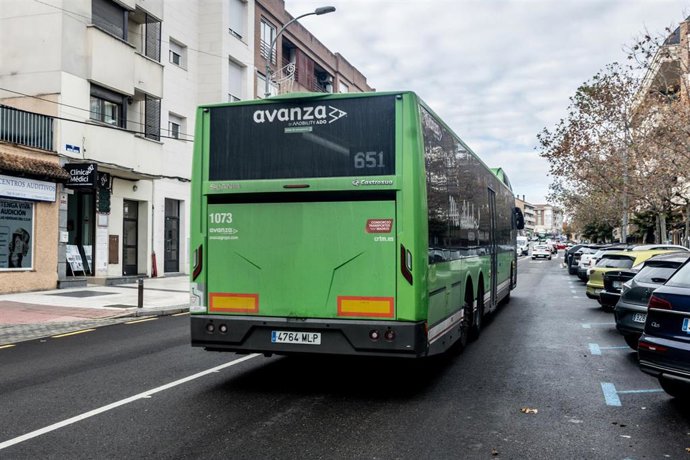 Archivo - Autobús interurbano en la Comunidad de Madrid
