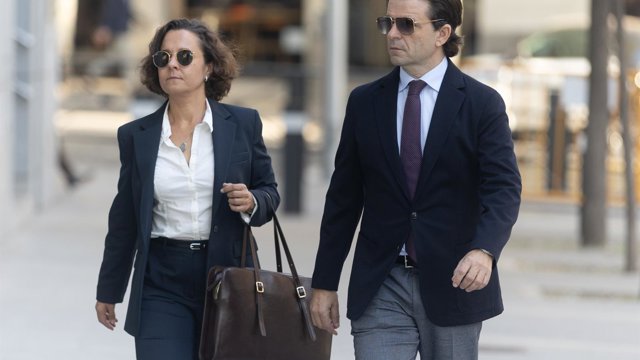 El exjuez Luis José Sáenz de Tejada a su llegada a declarar a la Audiencia Nacional imputado por el 'caso Leire Díez'