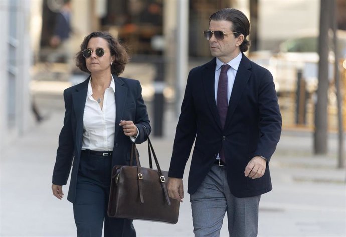 El exjuez Luis José Sáenz de Tejada a su llegada a declarar a la Audiencia Nacional imputado por el 'caso Leire Díez'