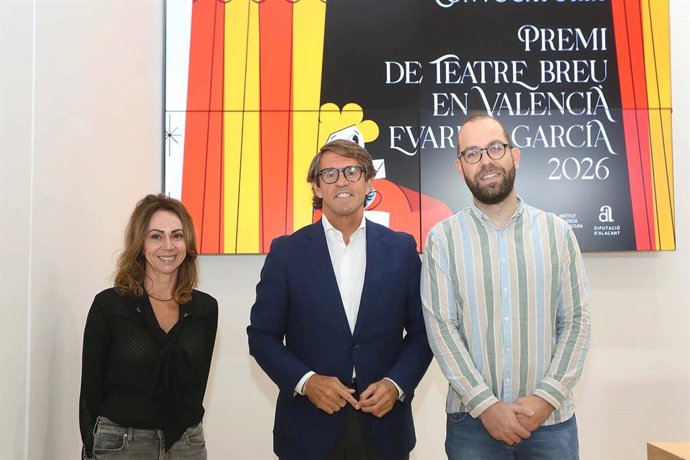 David Sánchez Pacheco (d) gana el XXVII Premi Evarist Garcia de Teatre Breu con 'Coses que passen'