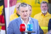Foto: Sanz muestra su apoyo a las familias afectadas por el accidente en Urda: "La prioridad máxima es atenderlas"