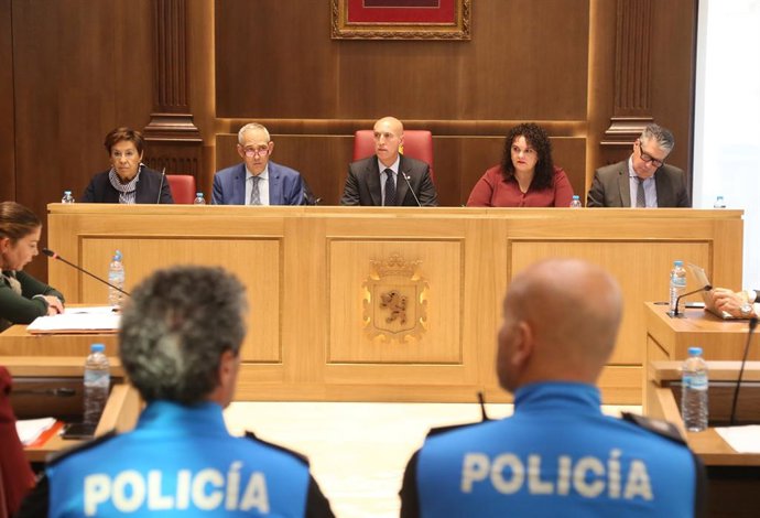Pleno del Ayuntamiento de León celebrado este miércoles.