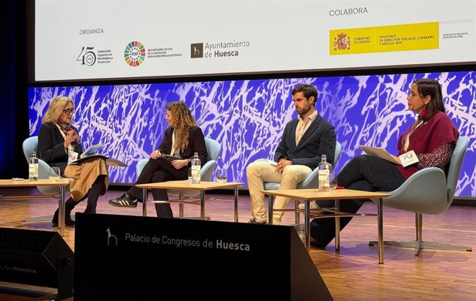 La alcaldesa de Calahorra, Mónica Arceiz, ha asistido, esta mañana, a la sexta Asamblea de la Red de Entidades Locales de la Agenda 2030 para el desarrollo sostenible, que se ha celebrado en Huesca