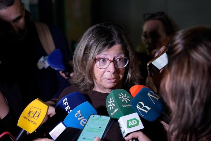 La madre de una de las víctimas del accidente de Mora y Urda (Toledo) en la Estación de Santa Justa.