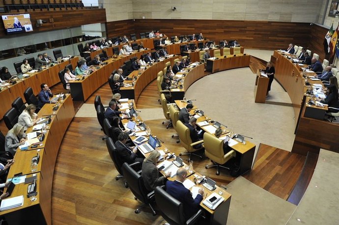 La Asamblea de Extremadura celebra el debate de totalidad de los PGEx 2027