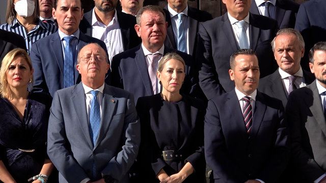 La Asamblea de Extremadura guarda un minuto de silencio por el accidente de Tole