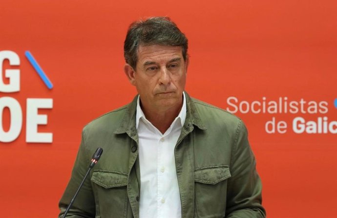 El secretario xeral del PSdeG, José Ramón Gómez Besteiro, en rueda de prensa