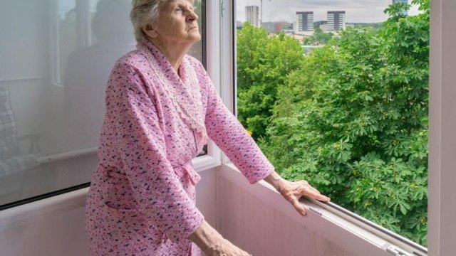 El envejecimiento de la población choca con un parque de viviendas sin ascensor