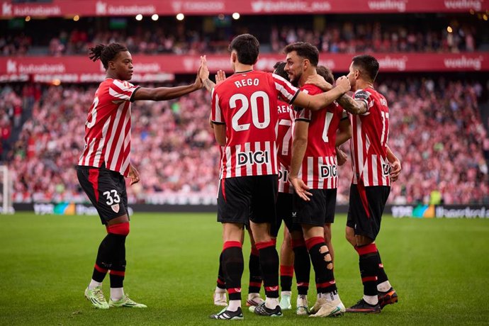 Jugadores del Athletic Club celebran un gol en San Mamés.