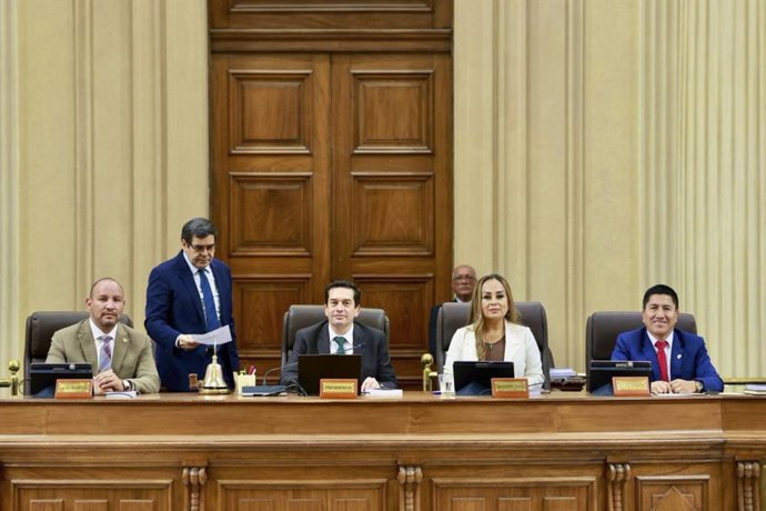 Perú.- Congreso: pleno del Senado sesionará mañana