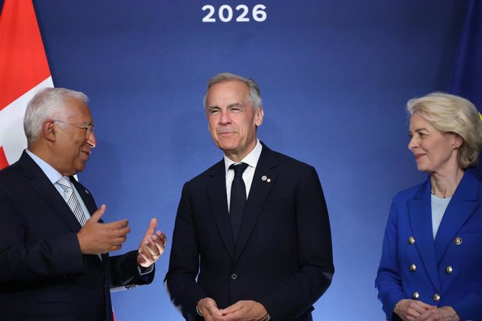 Archivo - Arquivo - 15 de junho de 2026, Evian, Alta-Saboia, França: Antonio Costa, presidente do Conselho Europeu, Mark Carney, primeiro-ministro do Canadá, e Ursula von der Leyen, presidente da Comissão Europeia, durante a reunião trilateral por ocasião