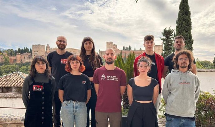 CNT, Sindicato Vivienda de Granada, LIZA y CJS llaman a romper con los sindicatos CCOO y UGT para evitar que “instrumentalicen el movimiento que ha hecho posible” la convocatoria del 11N y “desbordar las burocracias electorales progresistas”.
