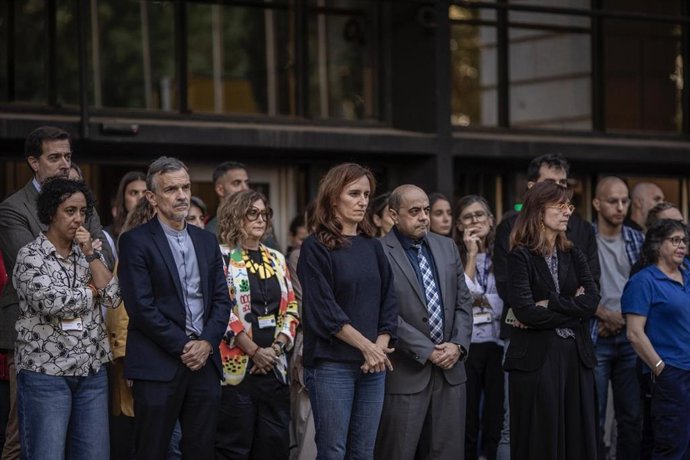 El Ministerio Sanidad guarda un minuto de silencio por las víctimas del accidente ferroviario en Toledo