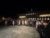 Foto: Ayuntamientos gallegos se suman al pesar por las víctimas del siniestro de Toledo con un minuto de silencio