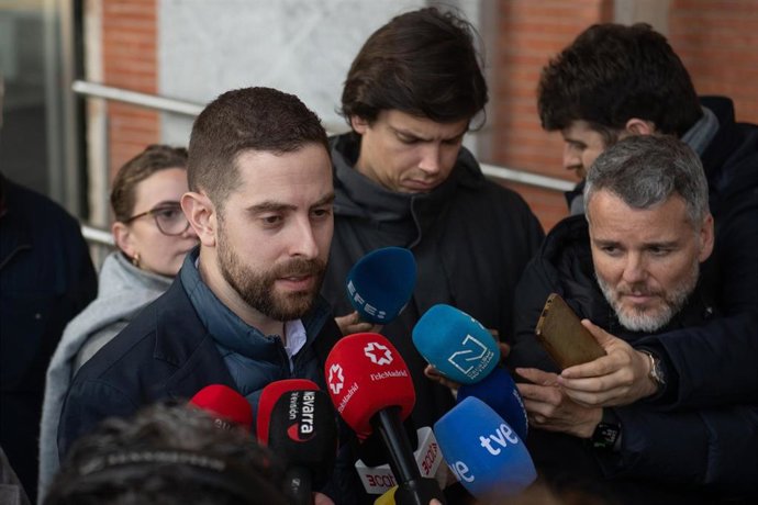 Archivo - El secretario general de SEMAF, Diego Martín Fernández, atiende a los medios tras una reunión, en el Ministerio de Transportes y Movilidad Sostenible, a 4 de febrero de 2026, en Madrid (España).