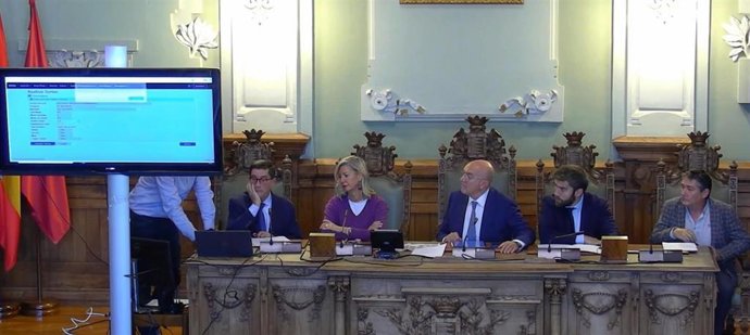 Celebración del Pleno extraordinario en Valladolid para la elección de los miembros de mesas electorales del 29 de noviembre.