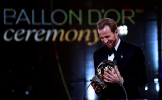 LONDON, Oct. 27, 2026  -- Bayern Munich's Harry Kane reacts after winning the men's Ballon d'Or award during the 2026 Ballon d'Or Football award ceremony in London, Britain, on Oct. 26, 2026.,Image: 1146887294, License: Rights-managed, Restrictions: , Mod