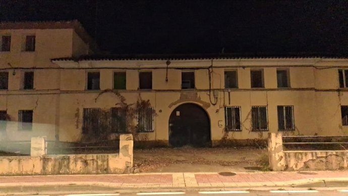Antiguo cuartel de la Guardia Civil en Utrillas (Teruel).