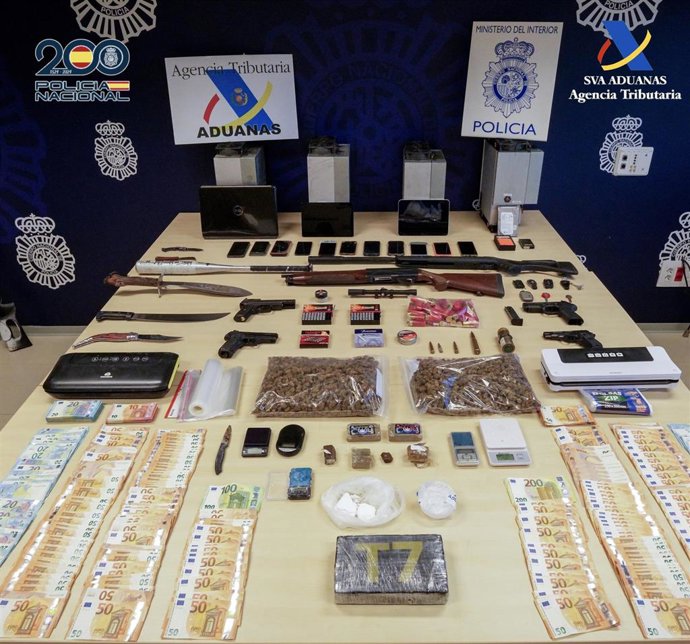 Material intervenido en la operación policial