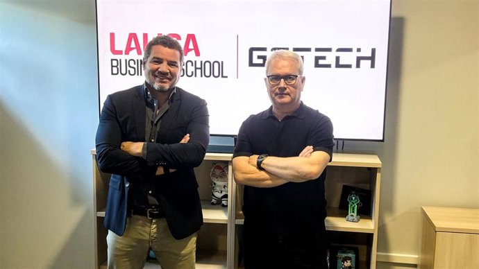 (De Izquierda A Derecha) José Moya, Director De Laliga Business School, Y Santos Montiel, CEO De Ggtech Entertainment.