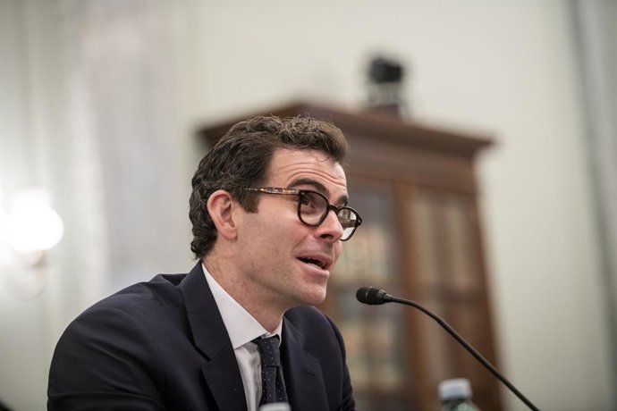 Archivo - December 8, 2021, Washington, District of Columbia, USA: Adam Mosseri, Head of Instagram appears during a Senate Committee on Commerce, Science, and Transportation - Subcommittee on Consumer Protection, Product Safety, and Data Security hearing 