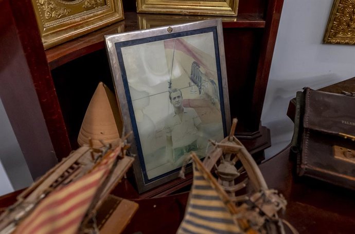 Exposición de objetos del Pazo de Meirás que serán subastados en la sala Magna Art Auction, a 7 de octubre de 2026, en Madrid (España). La colección incluye vajillas, porcelanas y cristalerías, esculturas e imágenes religiosas, cuadros, muebles, alfombras